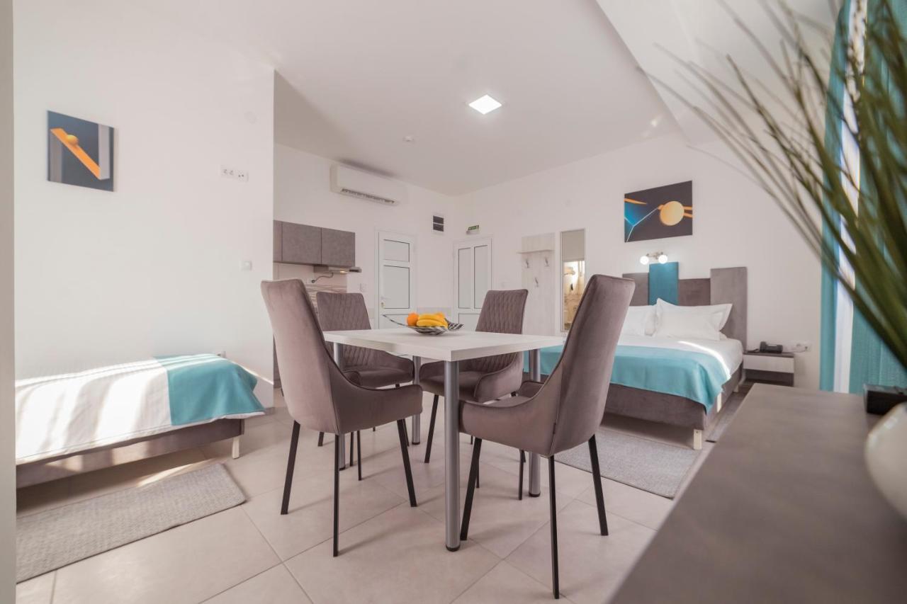As Apartmani Pirot Luaran gambar