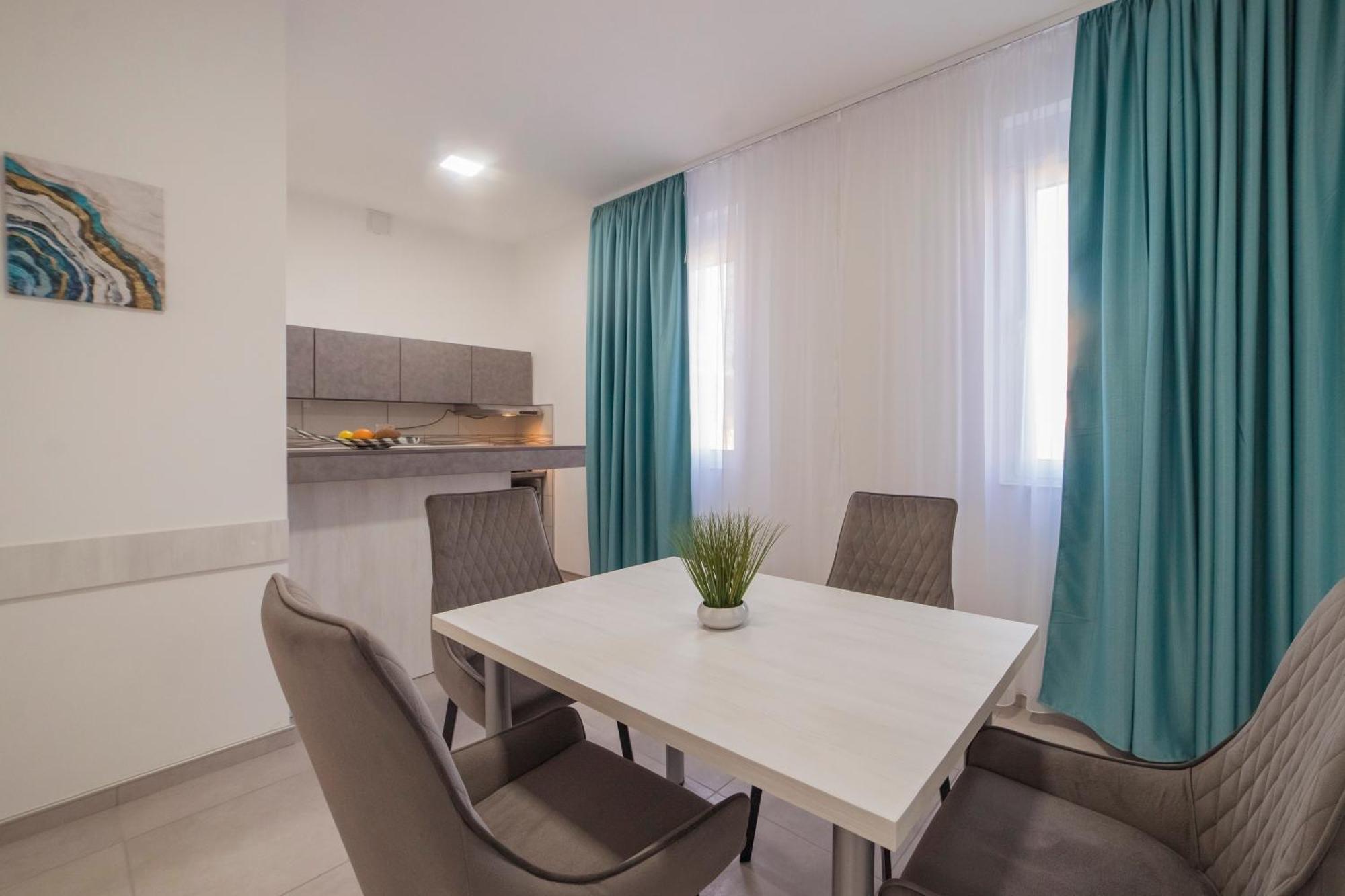 As Apartmani Pirot Luaran gambar